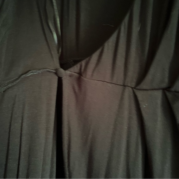 Good American Strong Shoulder Wrap Dress - Picture 2 of 6